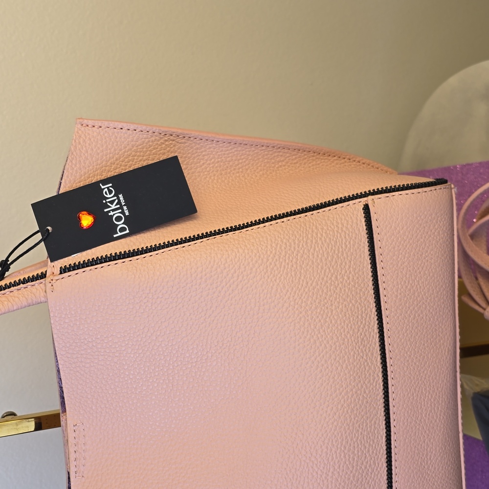 Botkier 💖NWT💖 Stunning Light Pink SOHO Bite Size Purse!💖💖💖 - Picture 7 of 17